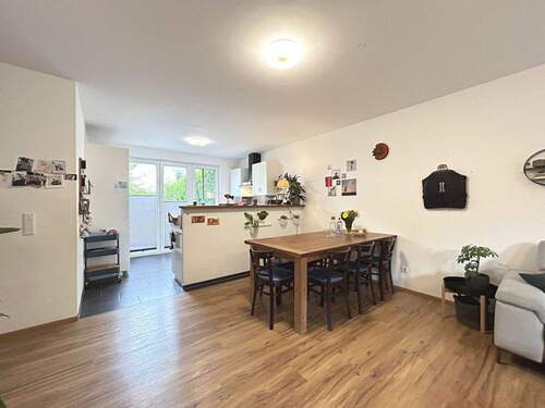 Wohn- und Esszimmer mit Blick in die Küche - *Mehr als nur vier Wände* Modernes Reihenhaus in St. Mauritz!