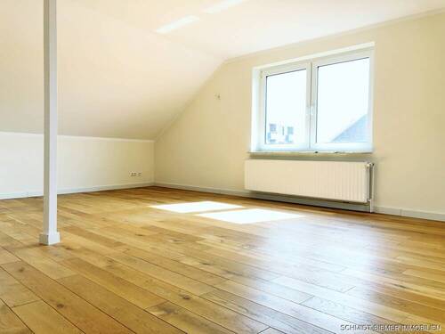 helles Wohnzimmer - Etagenwohnung mit 80,00 m&sup2; in Wedel zur Miete