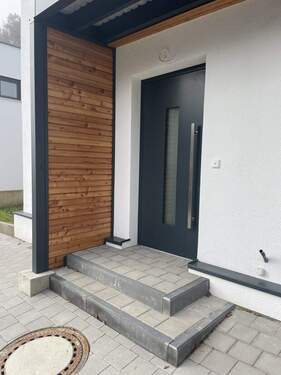 Eingangsbereich - 3 Zimmer Mehrfamilienhaus, Wohnhaus zum Kaufen in Zeilarn / Gumpersdorf