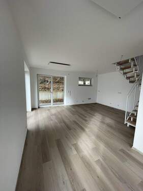 Wohnbereich EG - Mehrfamilienhaus, Wohnhaus mit 70,00 m² in Zeilarn / Gumpersdorf zum Kaufen