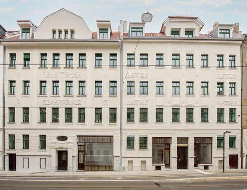 Hausfront - Leutzsch! Ladenlokal in frequentierter Lage * ÖPNV-Haltestelle vor der Tür * 2 Räume * WC * Balkon