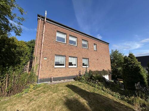 Seitenansicht - 9 Zimmer Einfamilienhaus zum Kaufen in Warburg