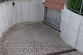 Einfahrt Tiefgarage.JPG - 3 Zimmer Etagenwohnung in Neu Wulmstorf