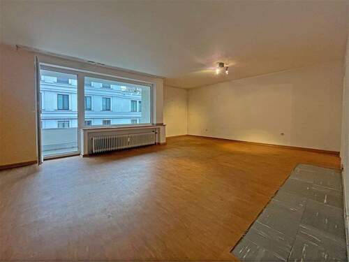Schlafzimmer mit Balkon - 