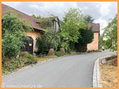 Bild 1 - 270.000 für sanierungsbedürftigen RESTHOF mit großer Scheune in der Fränkischen Schweiz