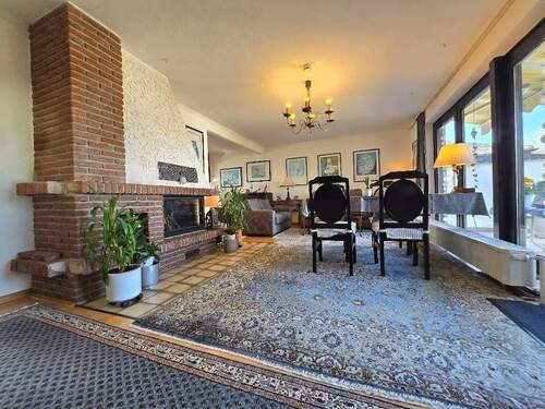 Kamin und Parkettboden - 