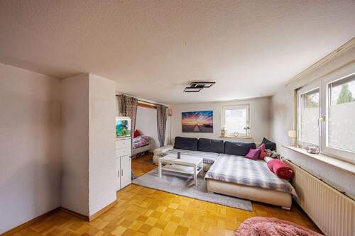 Wohnzimmer - 3 Zimmer Einfamilienhaus zum Kaufen in Löchgau