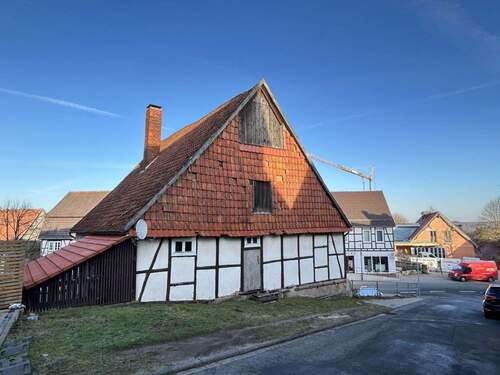 Seitenansicht - 7 Zimmer Einfamilienhaus zum Kaufen in Diemelstadt-Rhoden