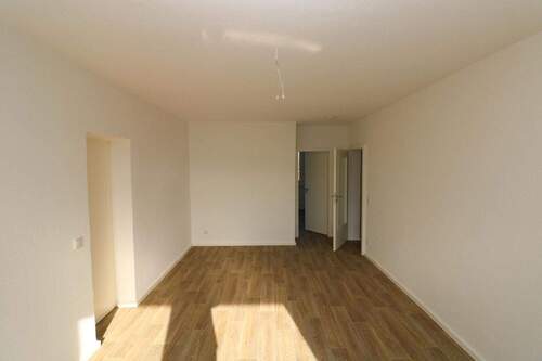 Wohnzimmer - 4 Zimmer Etagenwohnung zur Miete in Freiberg