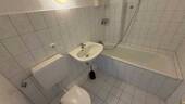 Wannenbad (renovierugsbedürftig) - 