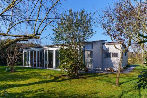 Gartenansicht/Terrassenseite - 4 Zimmer Bungalow in Neuss
