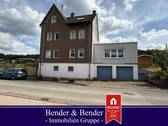 Objektansicht - Viel Platz für die Familie - großzügiges Einfamilienhaus mit Wintergarten, Pool und zwei Garagen!