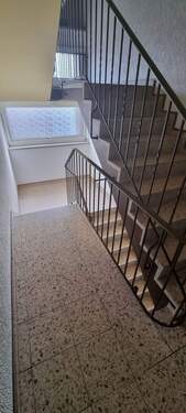 Treppenhaus - 3 Zimmer Etagenwohnung in Oberhausen