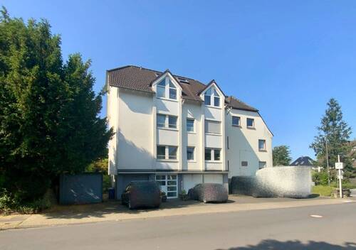 Straßenansicht Haus A - 2 Zimmer Mehrfamilienhaus, Wohnhaus zum Kaufen in Solingen