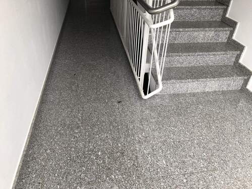 Treppenhaus mit Granit - 