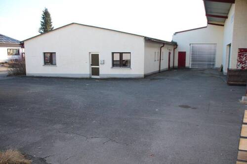 Zufahrt - Halle 2 - Halle in Küps OT Schmölz zur Miete