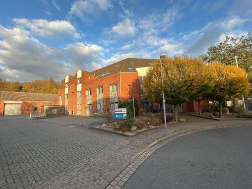 Außenansicht - * Großzügige Bürofläche in der Stadtkoppel! *