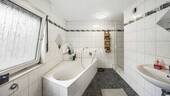 EG Badezimmer 1 - 