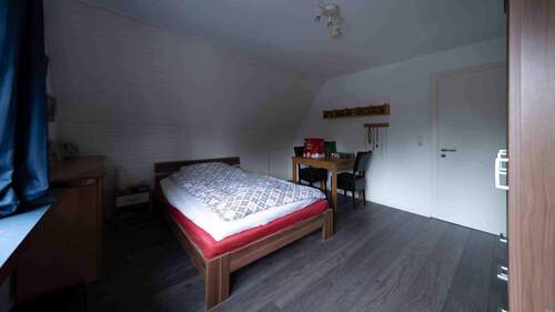 Schlafzimmer WHG OG (2) - 