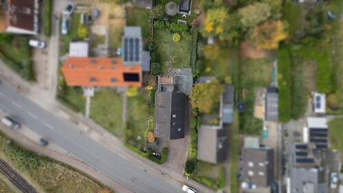 Drohne oben - 5 Zimmer Einfamilienhaus in Uetersen