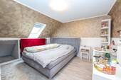 Schlafzimmer DG - 