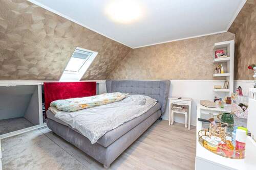 Schlafzimmer DG - 