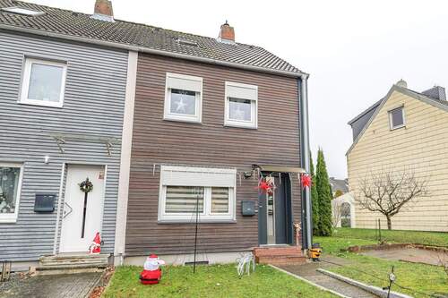 Außenansicht - 4 Zimmer Reihenendhaus zur Miete in Stade