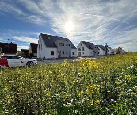 Sonniges Wohnen nah an der Natur - und der Stadt - Mehr Platz für Alle - Doppelhaushälfte Erlangen - Musterhausbesichtigung Sonntag 14-16 Uhr Lerchenstr. 5 in 90425 Nürnberg