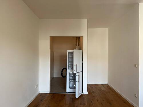 Blick zur Kochnische - 1 Zimmer Etagenwohnung in Stuttgart