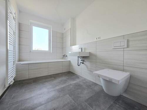 Vollbad im Obergeschoss - 