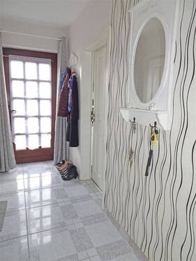 Flur - 4 Zimmer Einfamilienhaus in Bremerhaven