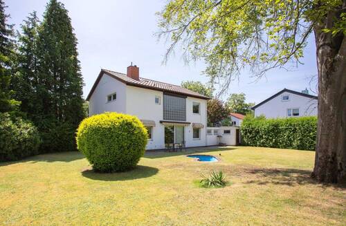 Rückansicht Garten - KL-Bännjerrück - Freistehendes, großzügiges Einfamilienhaus mit Garage und schönem Grundstück