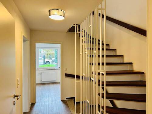 Flur unten - 4 Zimmer Reihenmittelhaus zum Kaufen in Bayreuth