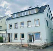 **Vielseitiges Wohn- und Geschäftshaus im Herzen von Konradsreuth**