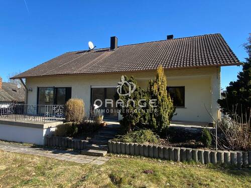 Aussenansicht - 4 Zimmer Einfamilienhaus zum Kaufen in Frensdorf