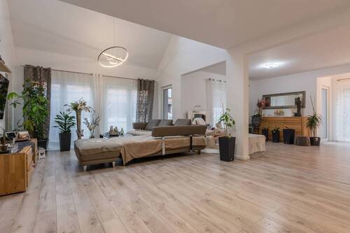 Wohnbereich (1) - 6 Zimmer Einfamilienhaus zum Kaufen in Deggendorf