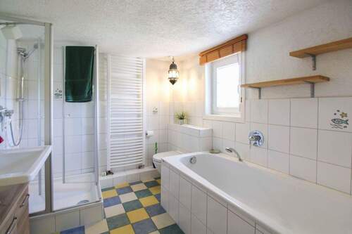 Bad - Einfamilienhaus mit 93,20 m&sup2; in Ehringshausen zum Kaufen