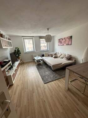 Einblick Wohnbereich - 3 Zimmer Etagenwohnung zur Miete in Wilhermsdorf