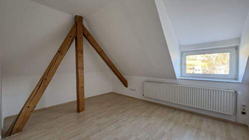 Zimmer 2 - Etagenwohnung mit 90,00 m&sup2; in Bad Salzdetfurth zur Miete