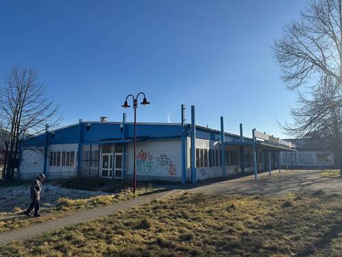 Gebäudeansicht - Ehemaliges Ärztehaus in Schwarza Nord I provisionsfrei zu verkaufen.