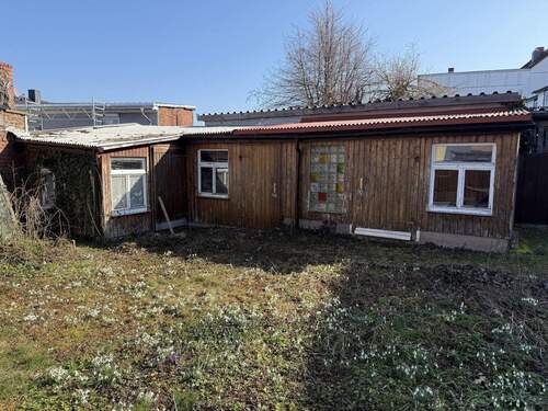 kleine Garage mit Schuppen und Laube - Einfamilienhaus mit 123,90 m&sup2; in Friedrichroda zum Kaufen