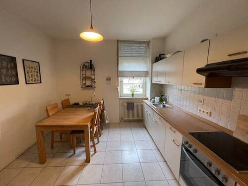 Küche mit EBK in der Wohnung im OG - 