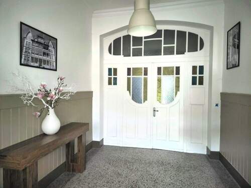 Hauseingang - Vorflur - 3 Zimmer Etagenwohnung zum Kaufen in Bad Hersfeld