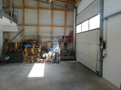 2bce35a6-a8f7-4ad9-be0d-c30745d142ce.jpg - 