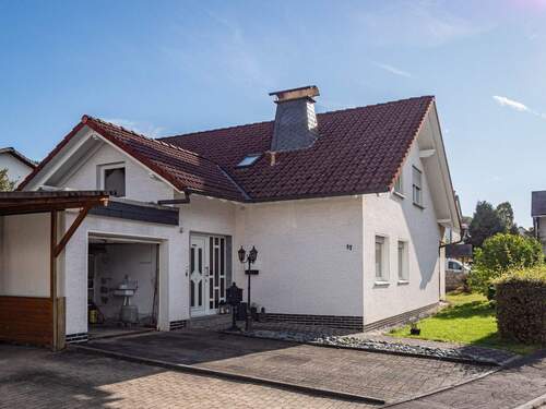 Außenansicht - 9 Zimmer Mehrfamilienhaus, Wohnhaus zum Kaufen in Sundern