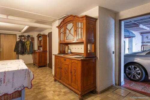 Zugang zur Doppelgarage im UG - 