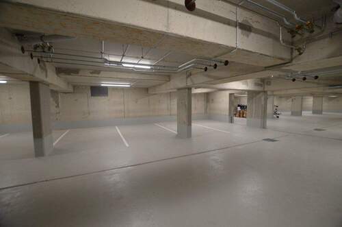 Tiefgaragenstellplatz - 