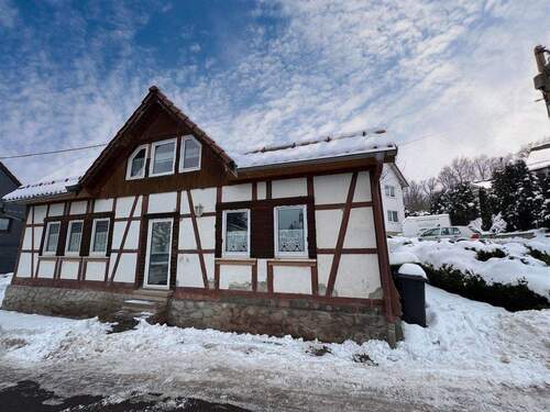 Straßenansicht - 5 Zimmer Einfamilienhaus zum Kaufen in Waltershausen