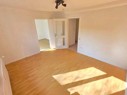 Wohnzimmer - 2 Zimmer Etagenwohnung in Coburg