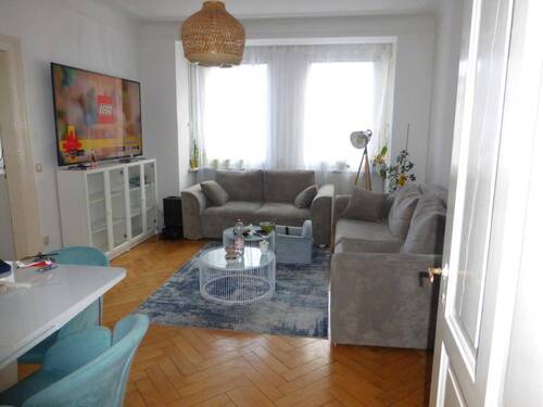Wohnen, Blick 1 - ALTBAU-LIEBHABER AUFGEPASST! Hübsche, heimelige 6 ZW im 2. OG mit Balkon zum Hinterhof nördlich des Wöhrder Sees.